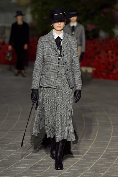 Look 84